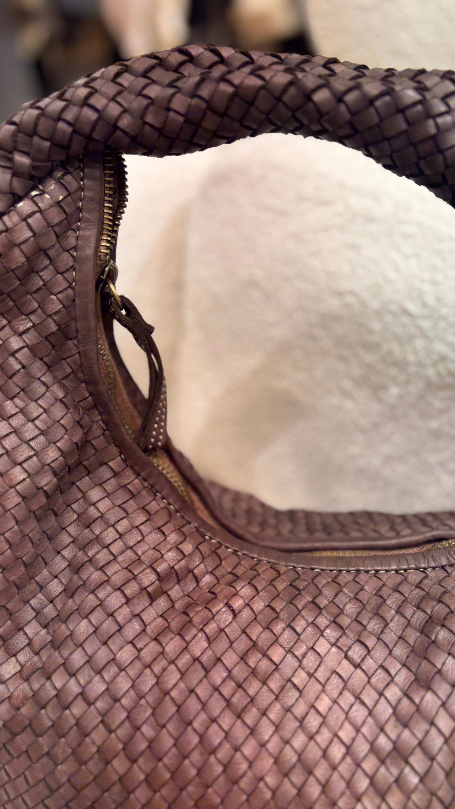 Borsa in pelle intrecciata